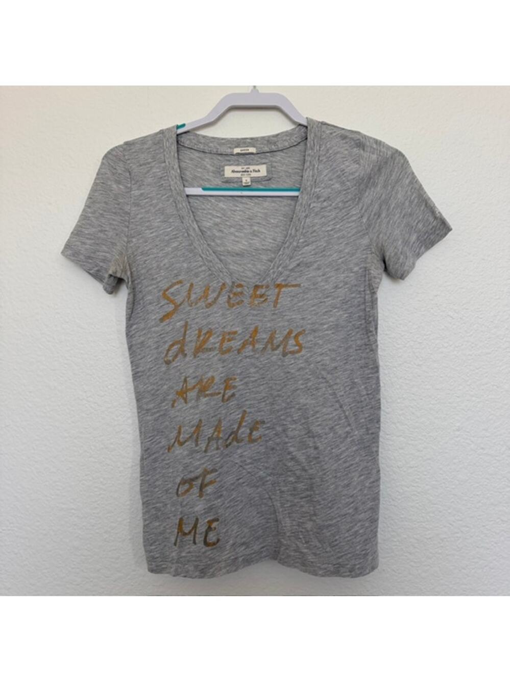 Abercrombie & Fitch Vintage Baby Tee Sweet Dreams Are Made of Me Women's‎ Small
